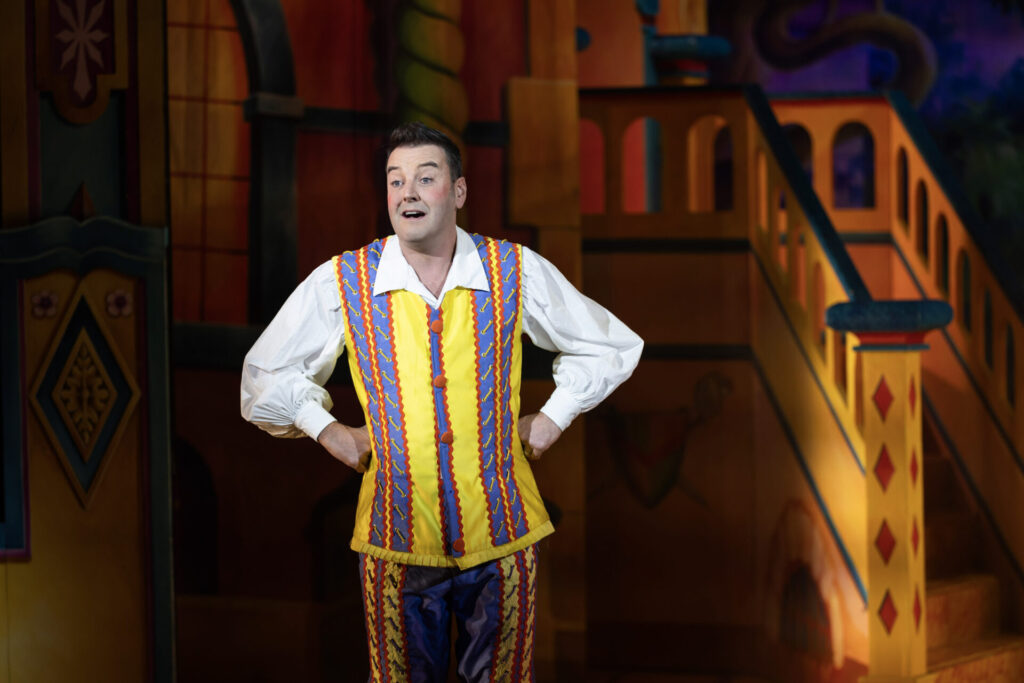 Muddles soaking in the audience in Snow White at Churchill Theatre 2024
