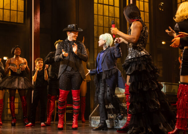 KINKY BOOTS UK Tour Dazzles at Manchester Gala Night!